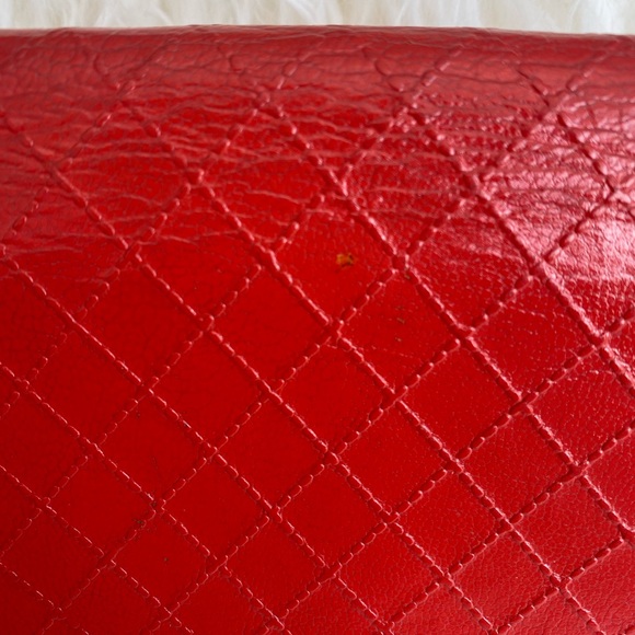 CHANEL Diamond Stitch Leather Wallet - Picture 13 of 14